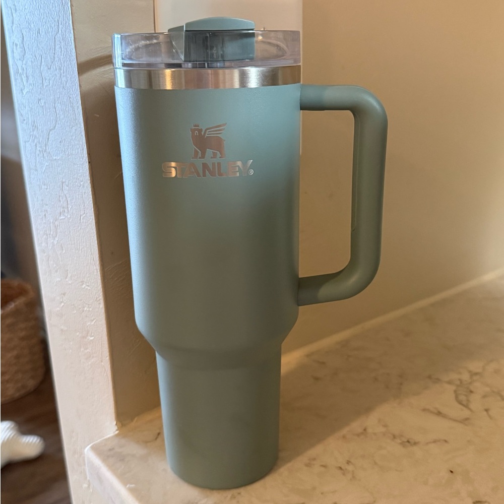 Stanley tumbler blue